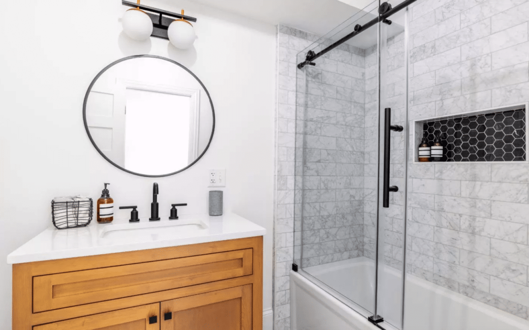 Custom glass in an Ottawa bathroom